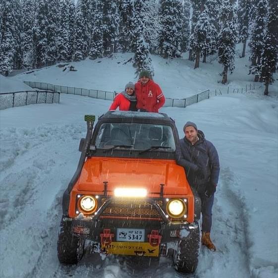 Gypsy ride in Gulmarg Image