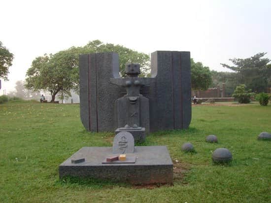 Discover the Statues and Memorials
