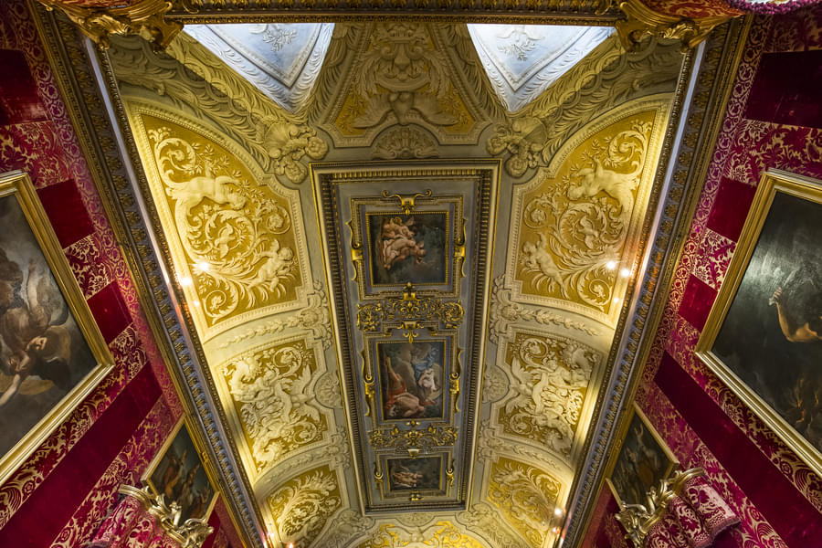 Get amazed by gazing at the adorned ceilings 