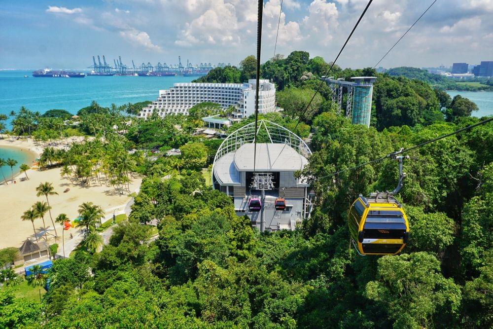 Singapore Southern Islands Guided Yacht Tour with Cable Car Ticket