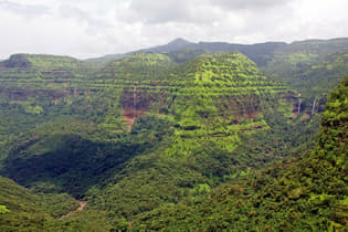 A46nuekcp4zg3e9wnk402qtwyhux 1280px varandha ghad