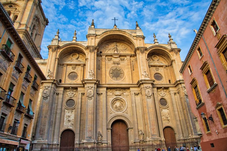 Admire the architecture of Royal Chapel of Granada