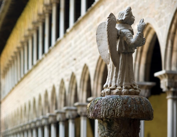 Monasterio De Pedralbes Barcelona