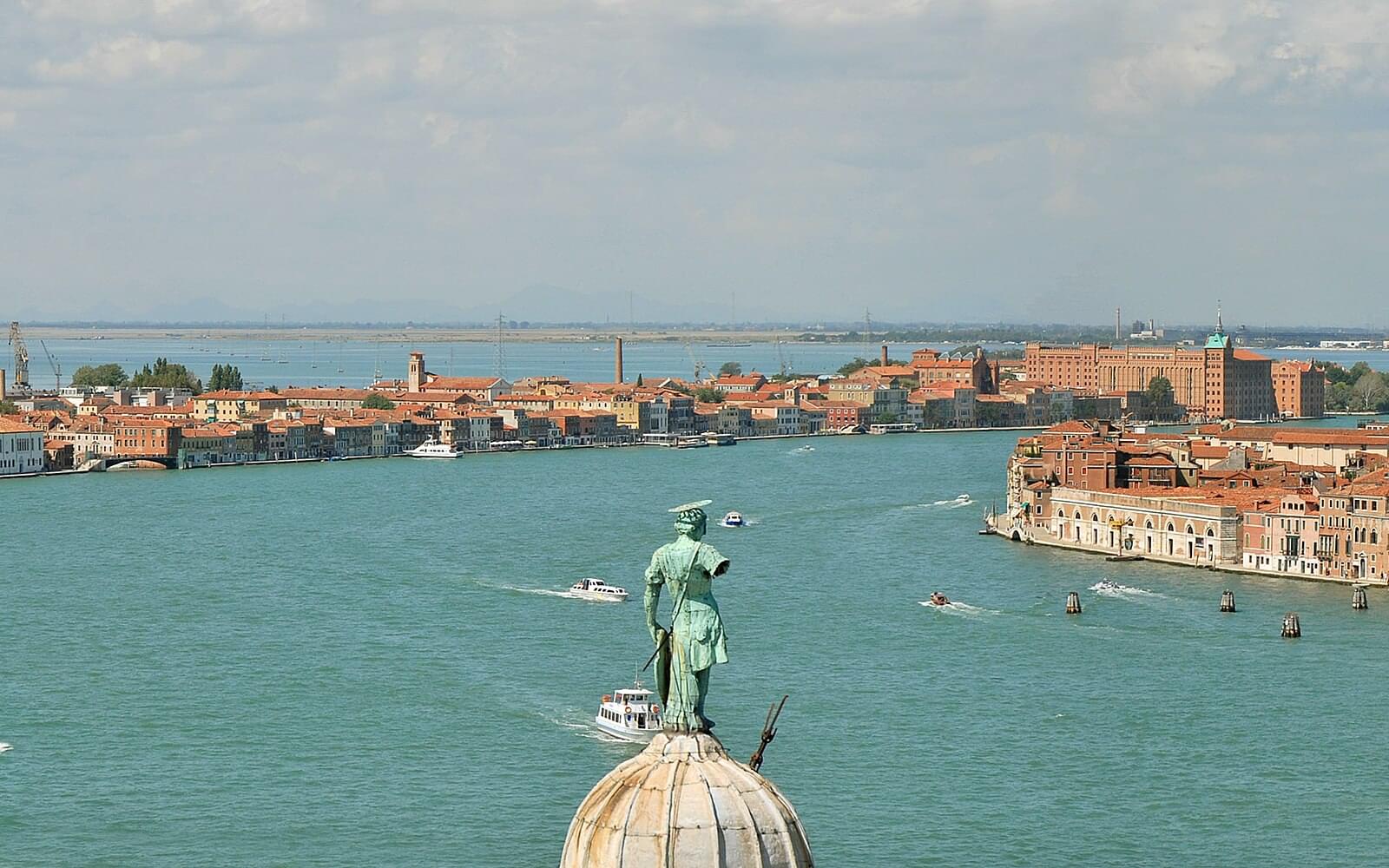 Giudecca Canal Overview