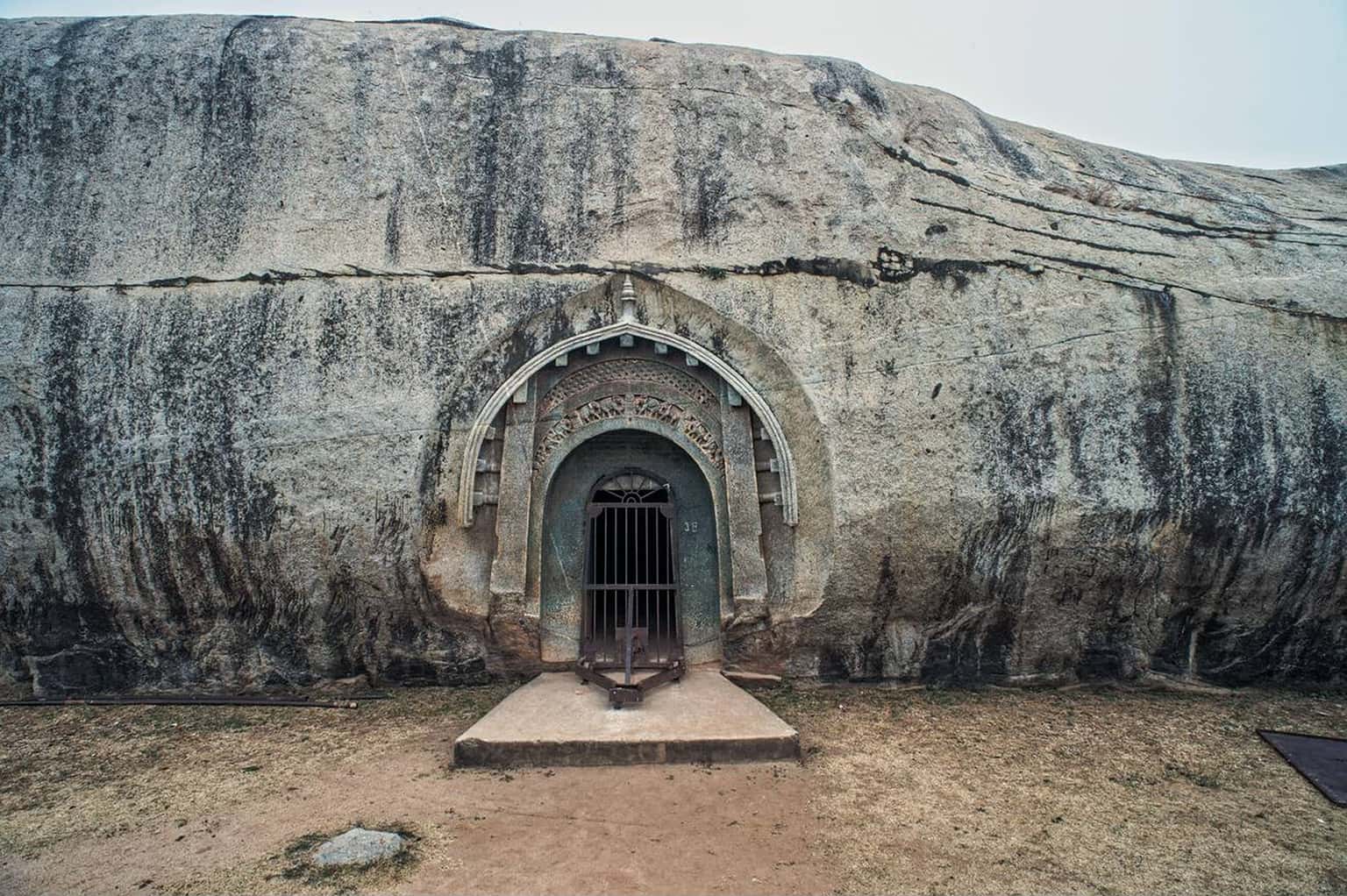 Day Trip to Barabar Caves from Patna