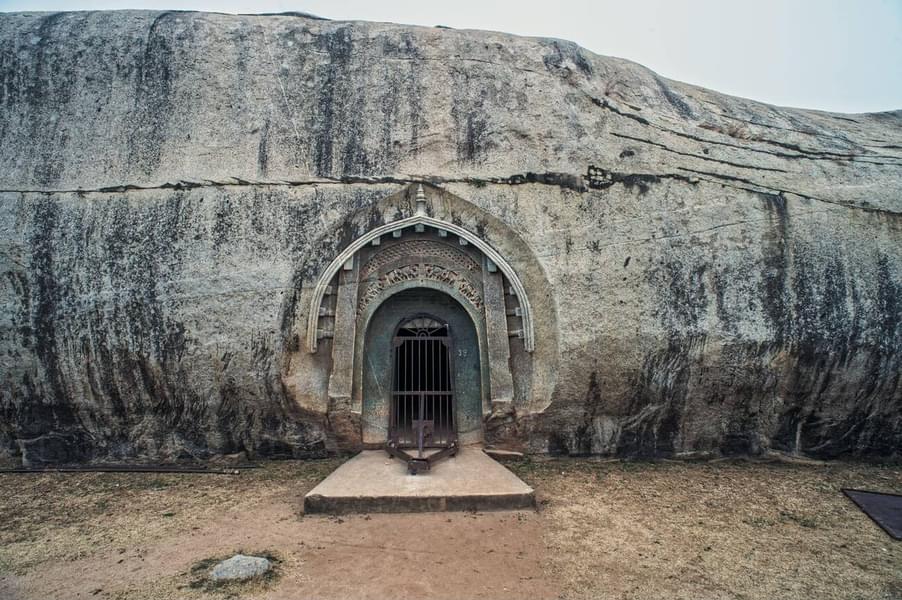 Day Trip to Barabar Caves from Patna Image