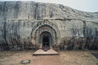 Explore Barabar Caves on an 8-hour day trip from Patna