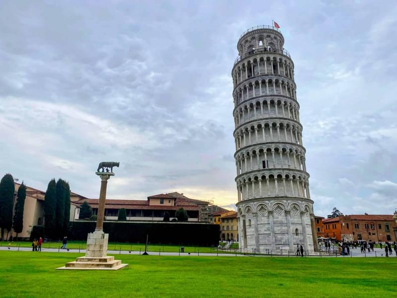 Best time to visit Leaning tower of Pisa