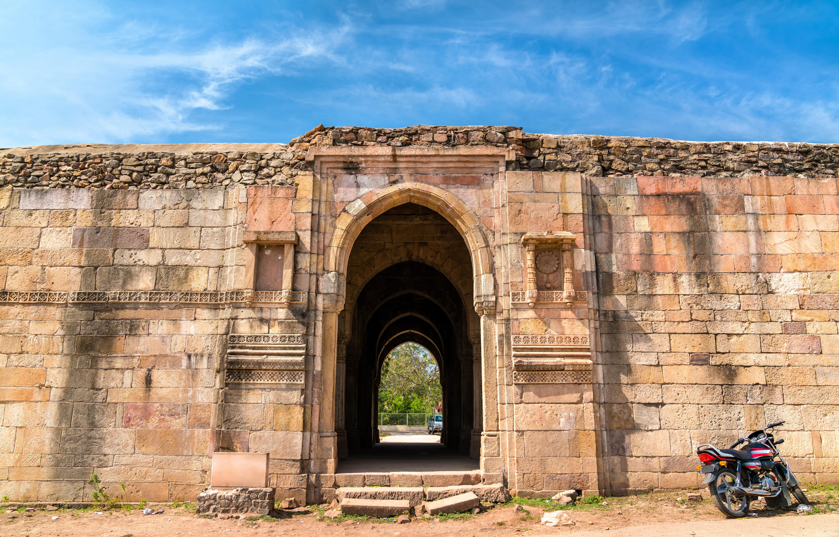 Mandvi Gate Overview