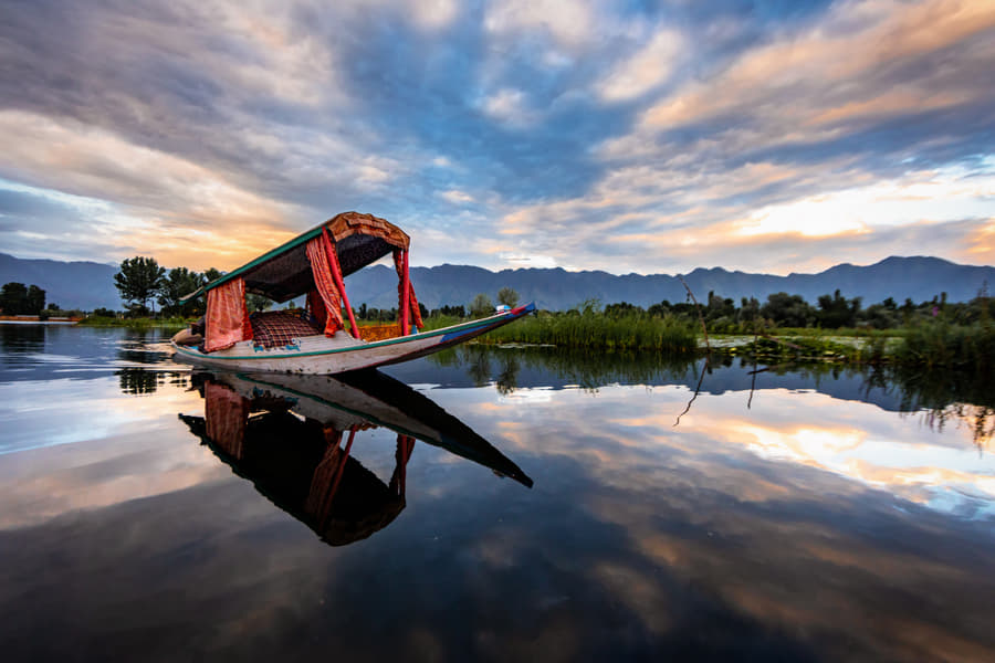 Kashmir Holidays | Houseboat Experience and Beyond Image