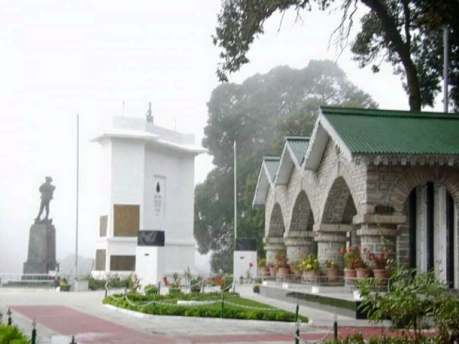 War Memorial Lansdowne