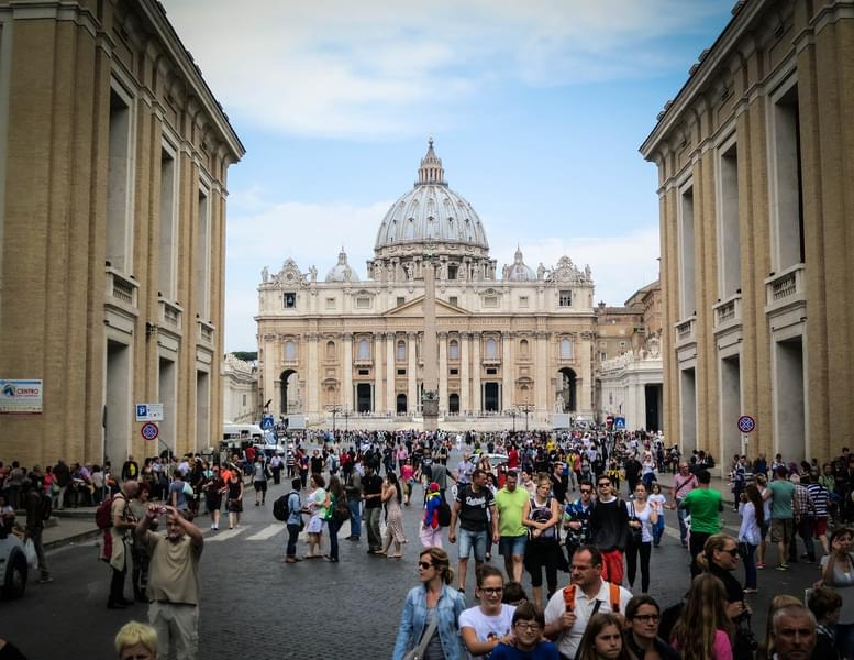 How to reach St. Peter's Basilica?