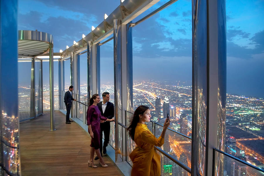 Admire the spectacular Dubai Skyline from Burj Khalifa