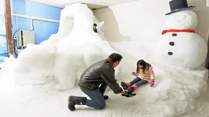 Indoor Boulder Snow City Singapore