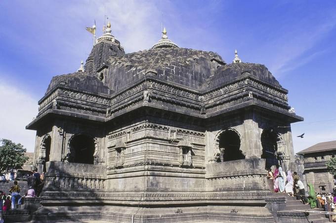Experience the mystical ambience of Trimbakeshwar’s holy precincts