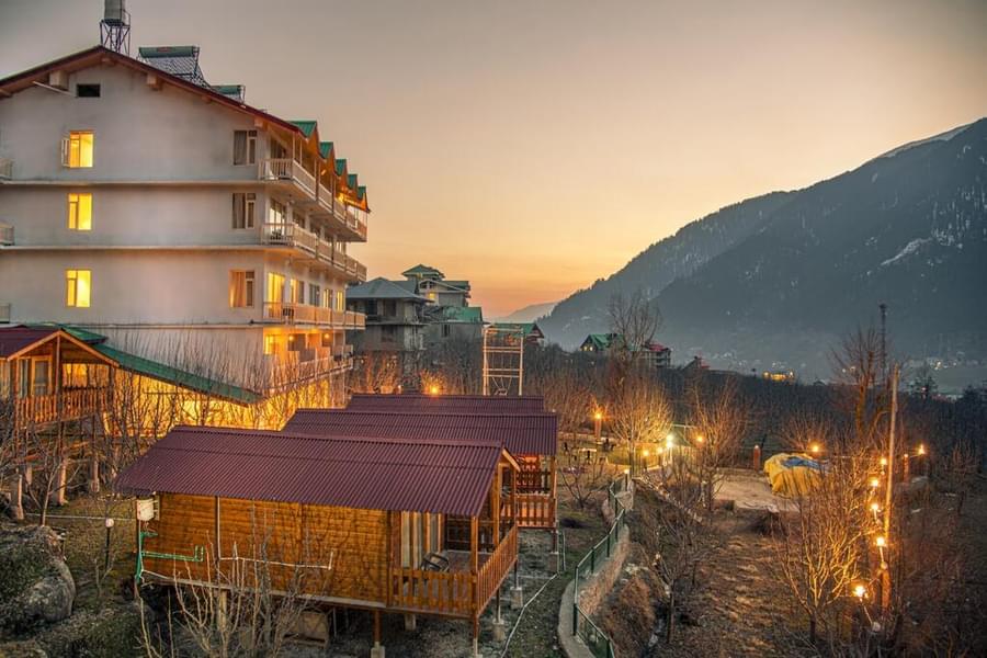 A Cozy Cottage Stay With Mountain Views in Manali Image