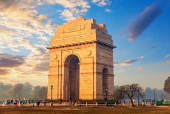 Pay homage to soldiers at the iconic India Gate