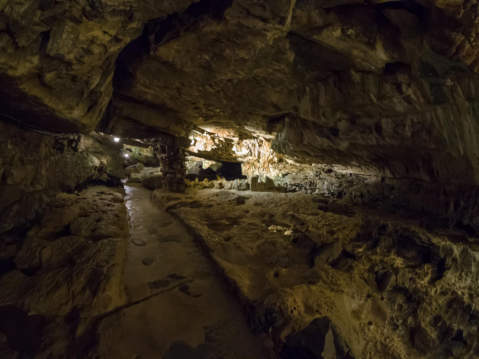 St. Beatus Caves Trail