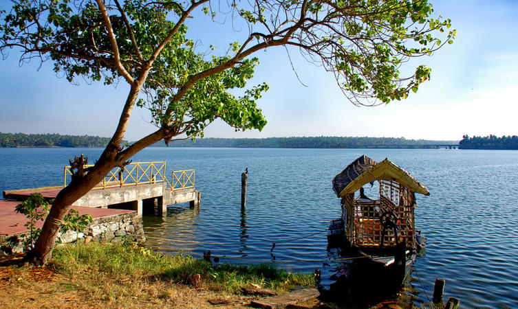 Paravur Lake