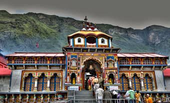 Soak-in the stunning views of Badrinath Dham
