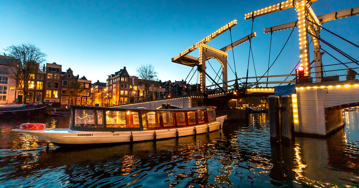 Join for an exhilarating 90-minute canal cruise in Amsterdam