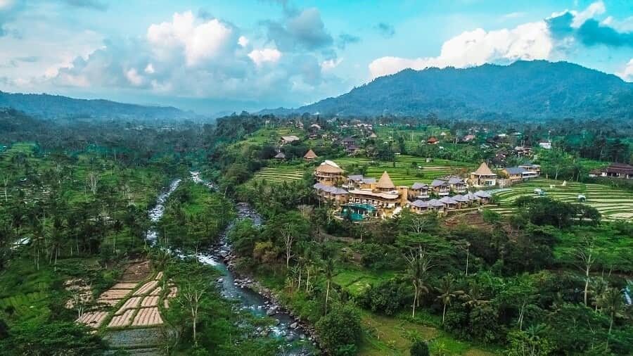 Tour the Sidemen Village