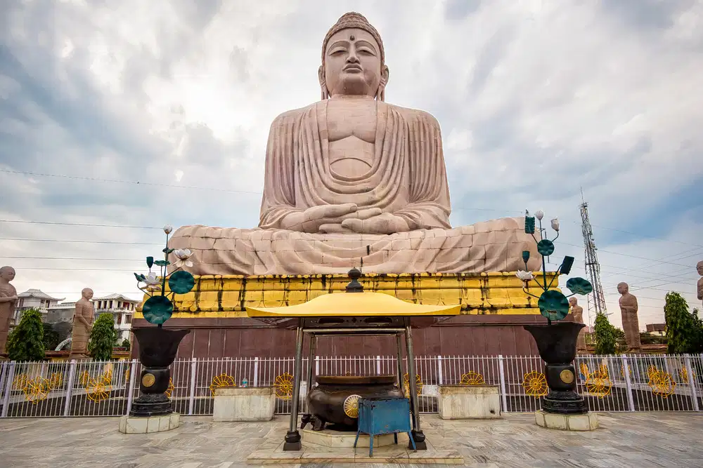 Kasi Gaya Tour Package from Chennai by Train