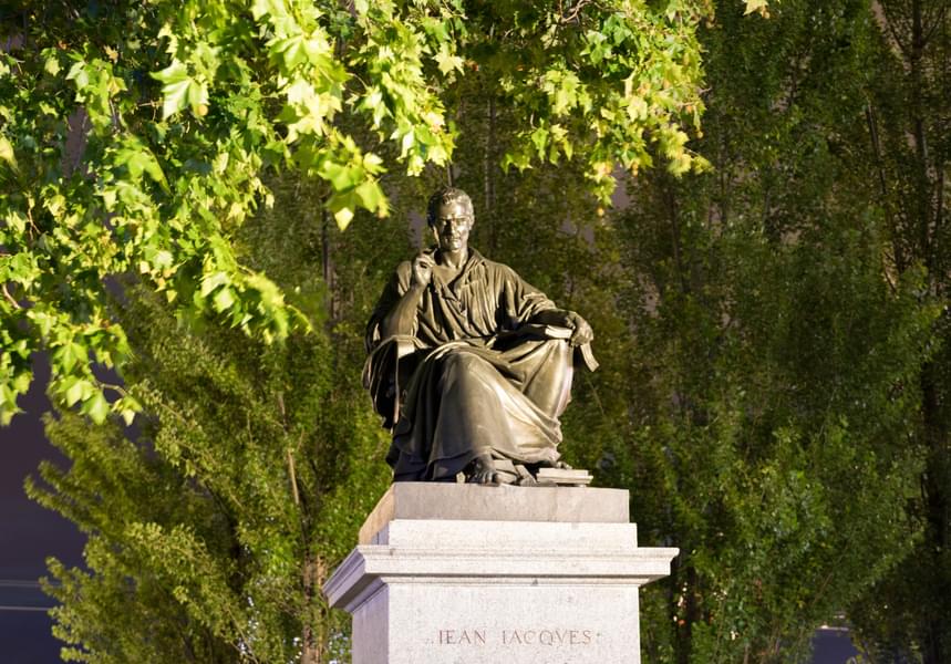 Statue de Jean Jacques Rousseau pantheon paris