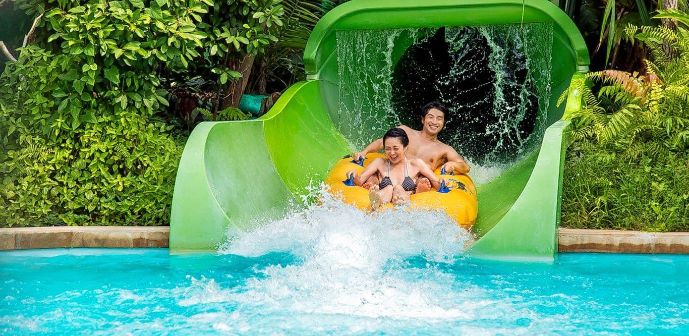 Have Some Fun With Your Partner at Adventure Cove Waterpark