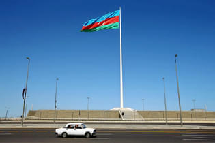 Bmqhtlzuelr3lk9082tlu969c8oz a1576 places to visit in baku national flag square image 1