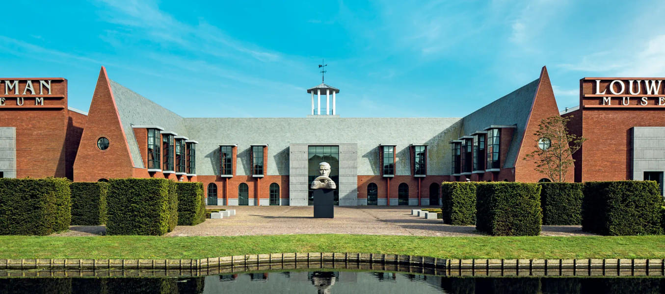 Visit the famous Louwman Museum in The Hague city