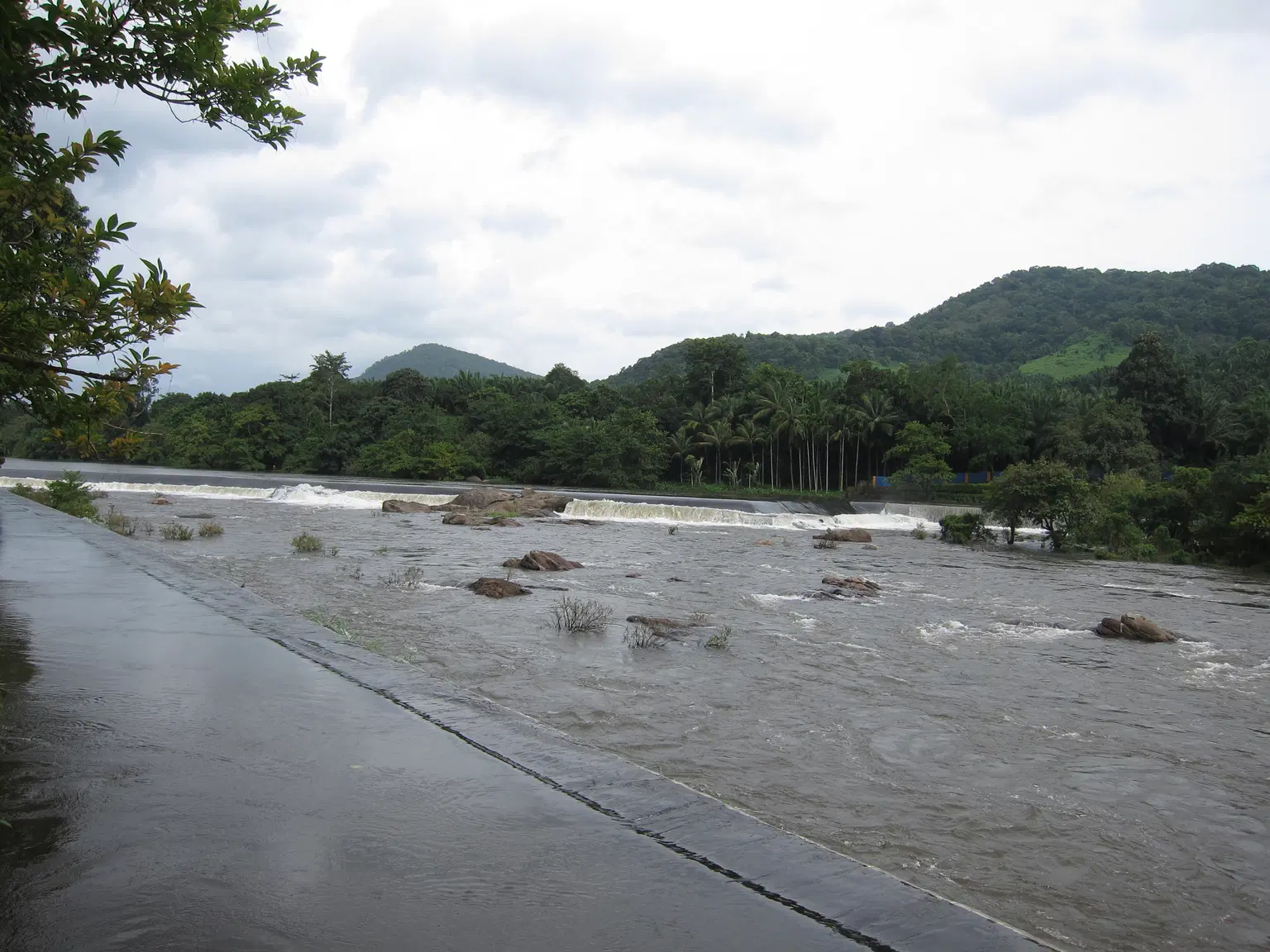 Thumboormuzhi Dam & Garden