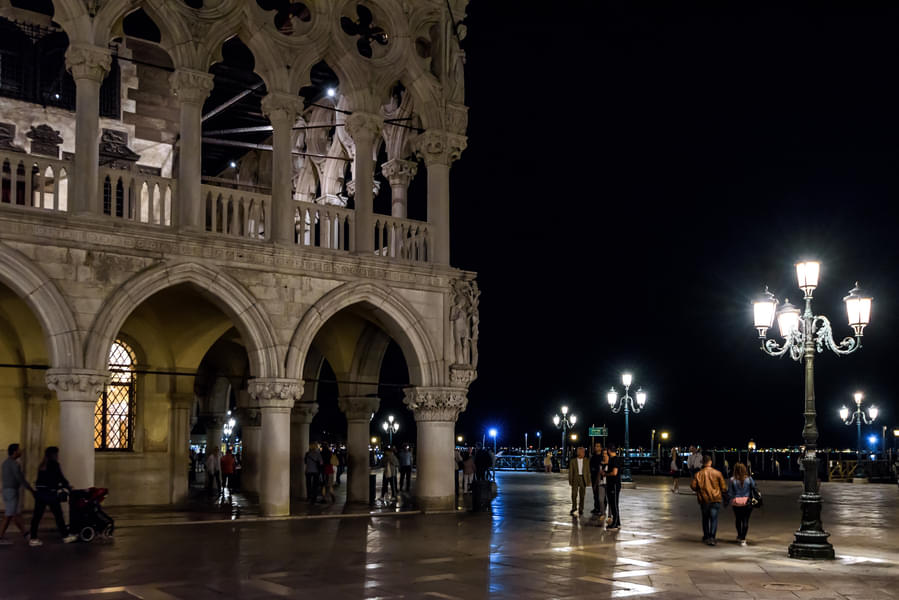 2-Hour Legends and Ghosts of Cannaregio Tour in Venice Image