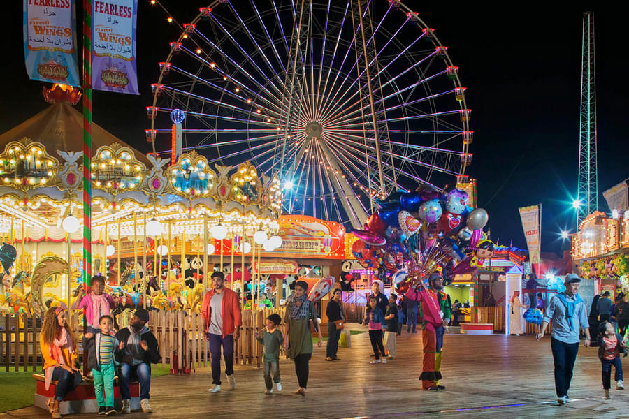 Get a fair-like experience at the Wheel Of Stars at Mela Junction