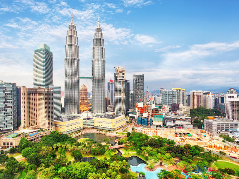 Kuala Lumpur City Tour with Petronas Twin Tower and Batu Caves
