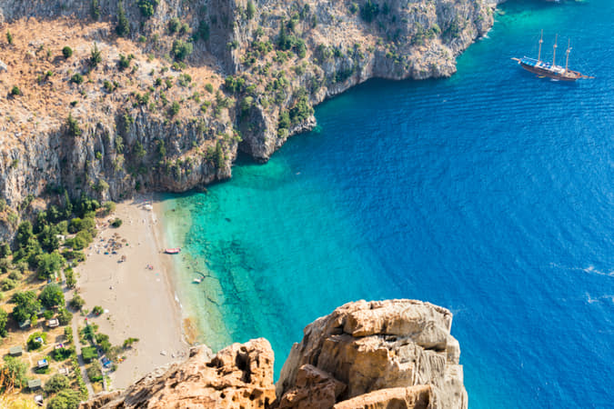 Btjnhtweazhp4h9xady7n9832iq4 shutterstock 1480854341%20(1)