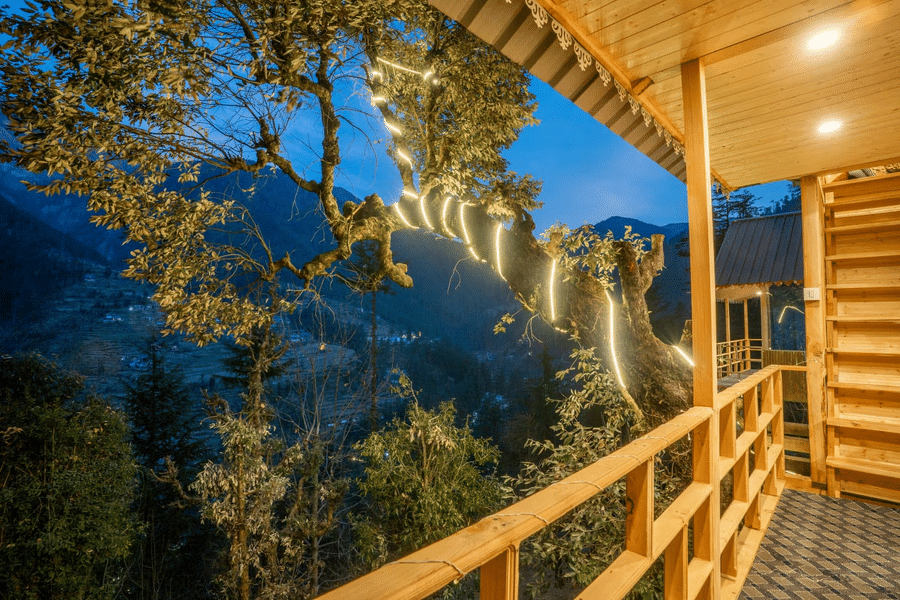 Luxury Tree House Stay in Jibhi Image