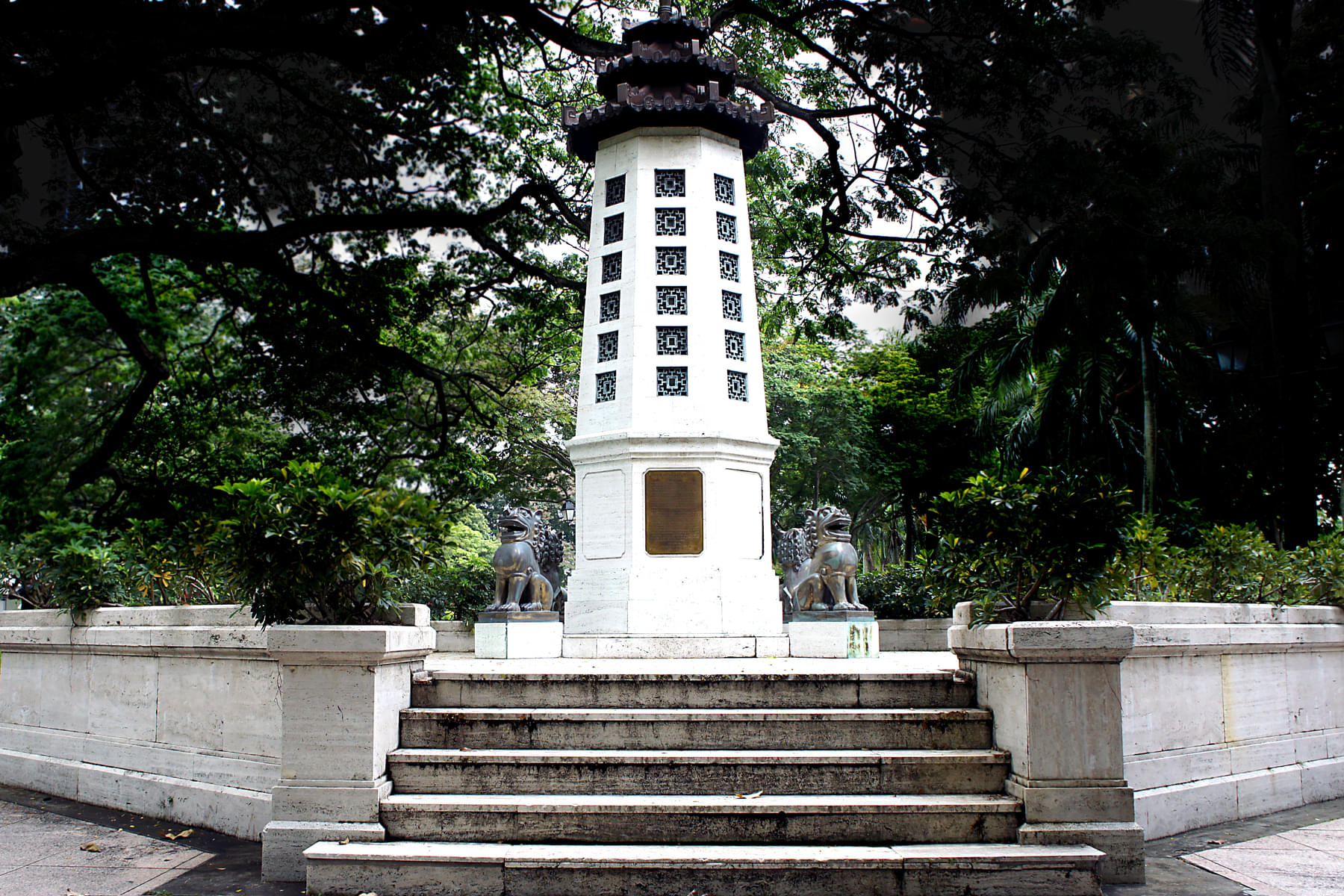 Pay Respect at Lim Bo Seng Memorial Tomb