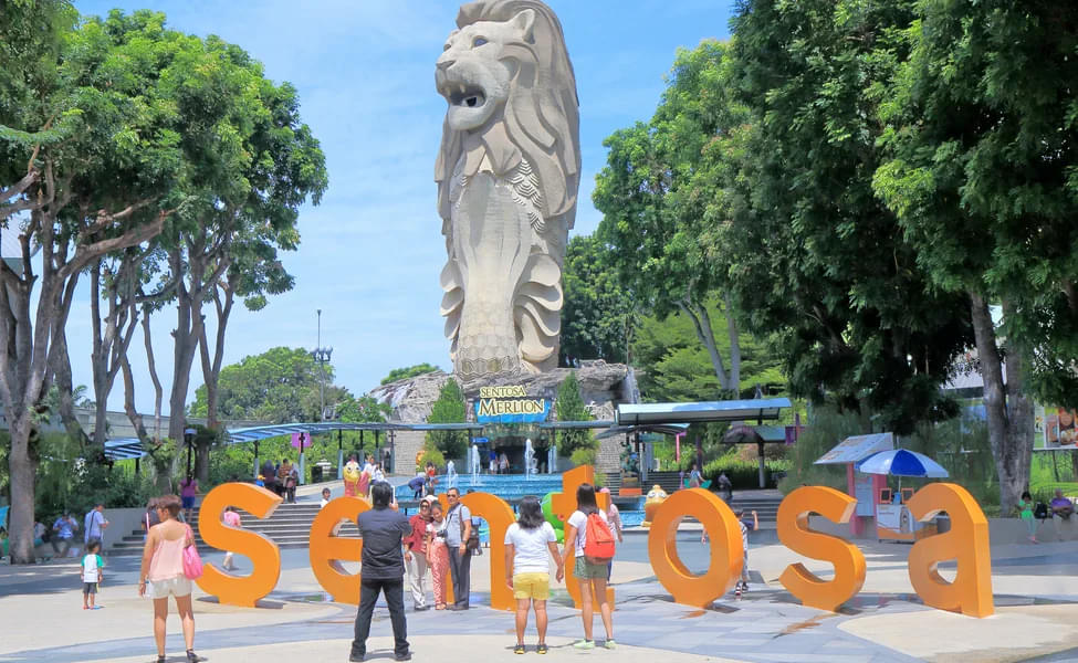 Catch a glimpse of the historical Sentosa Merlion