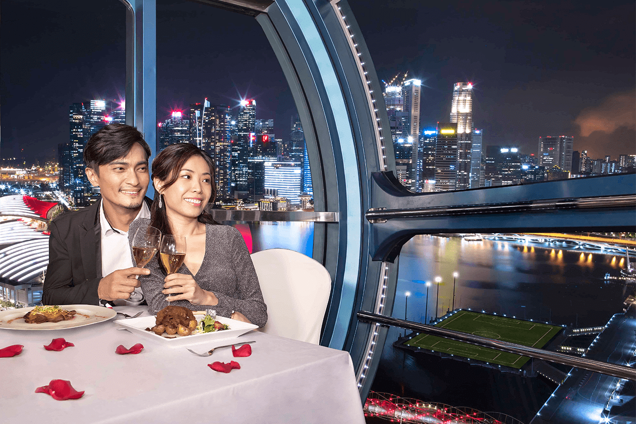 Witness the majestic Singapore City from Singapore Flyer