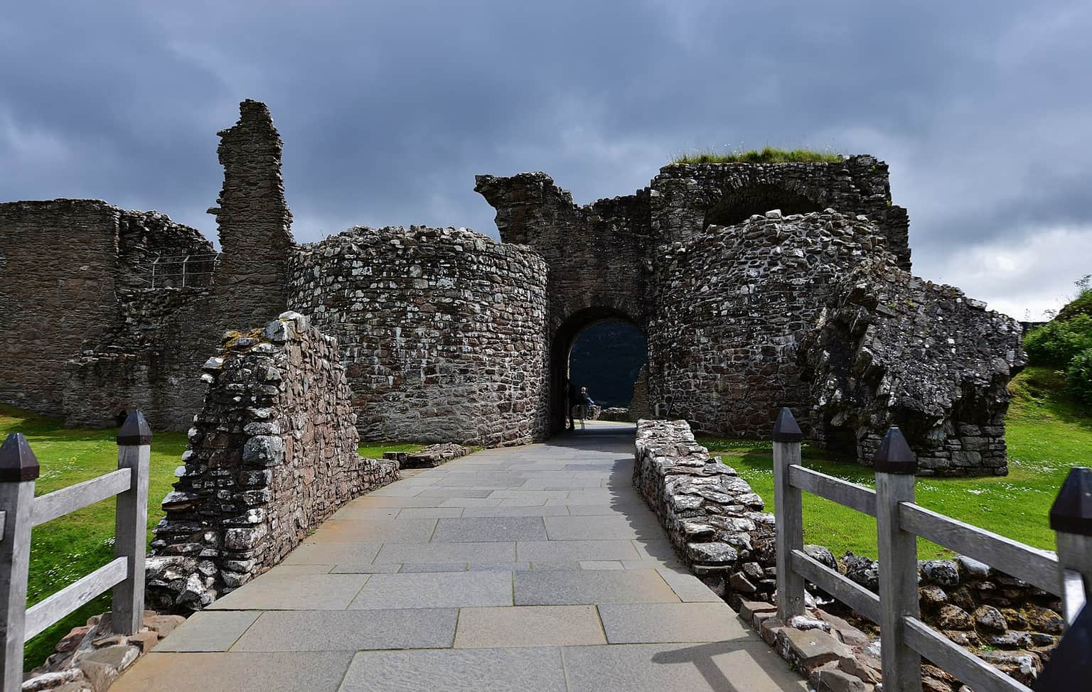 Loch Ness And Urquhart Castle