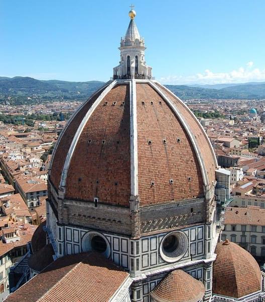 Admire the view of Brunelleschi's dome.