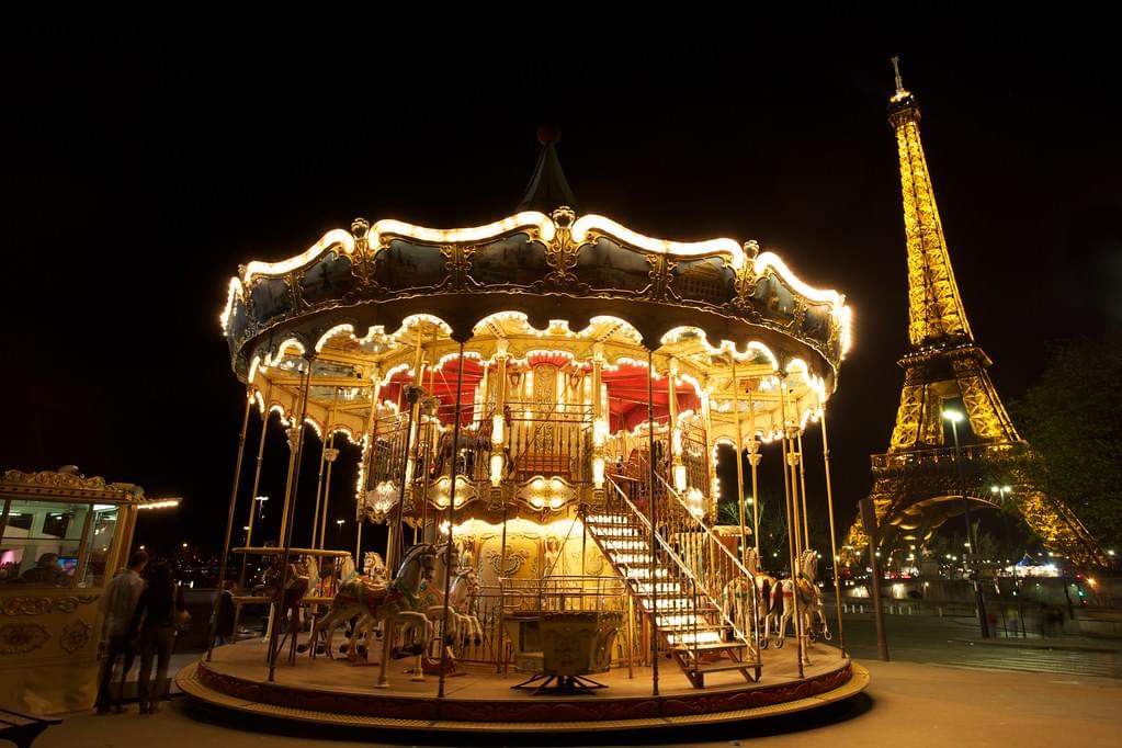 Carousel De Eiffel