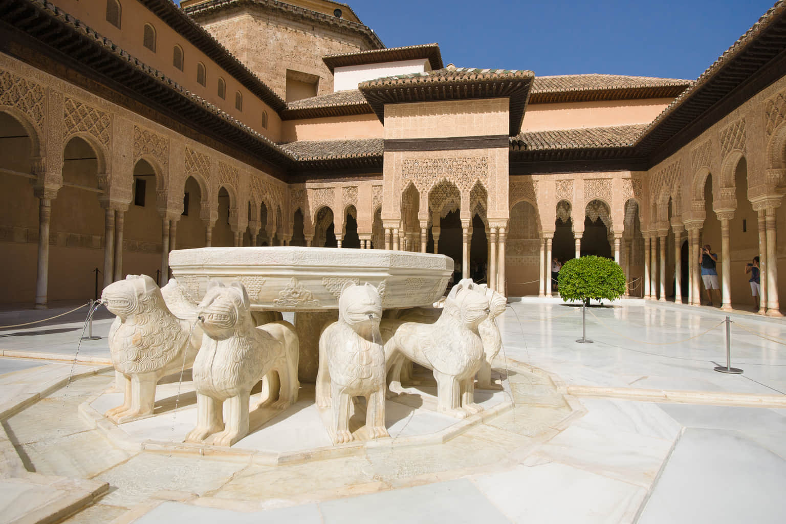 Patio de Los Leones, <em>Granada</em>