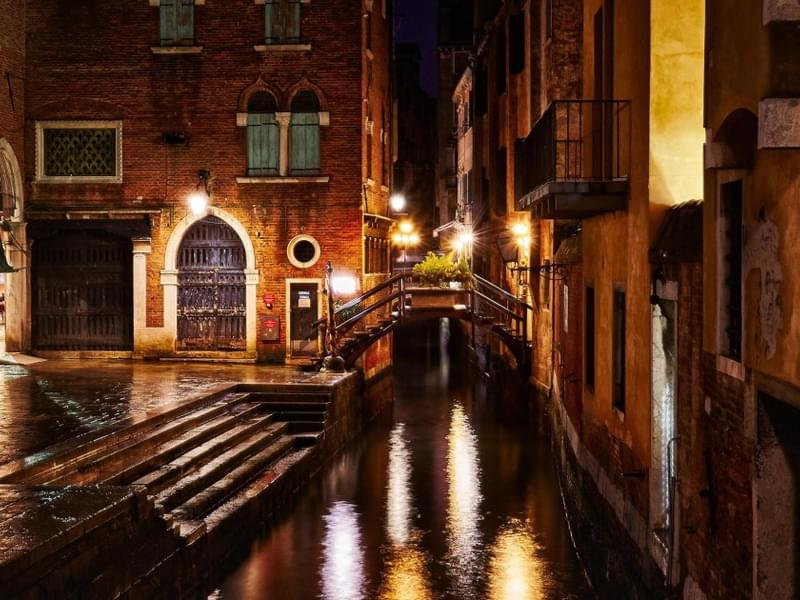 Ghosts Mysteries & Legends Walking Tour Venice
