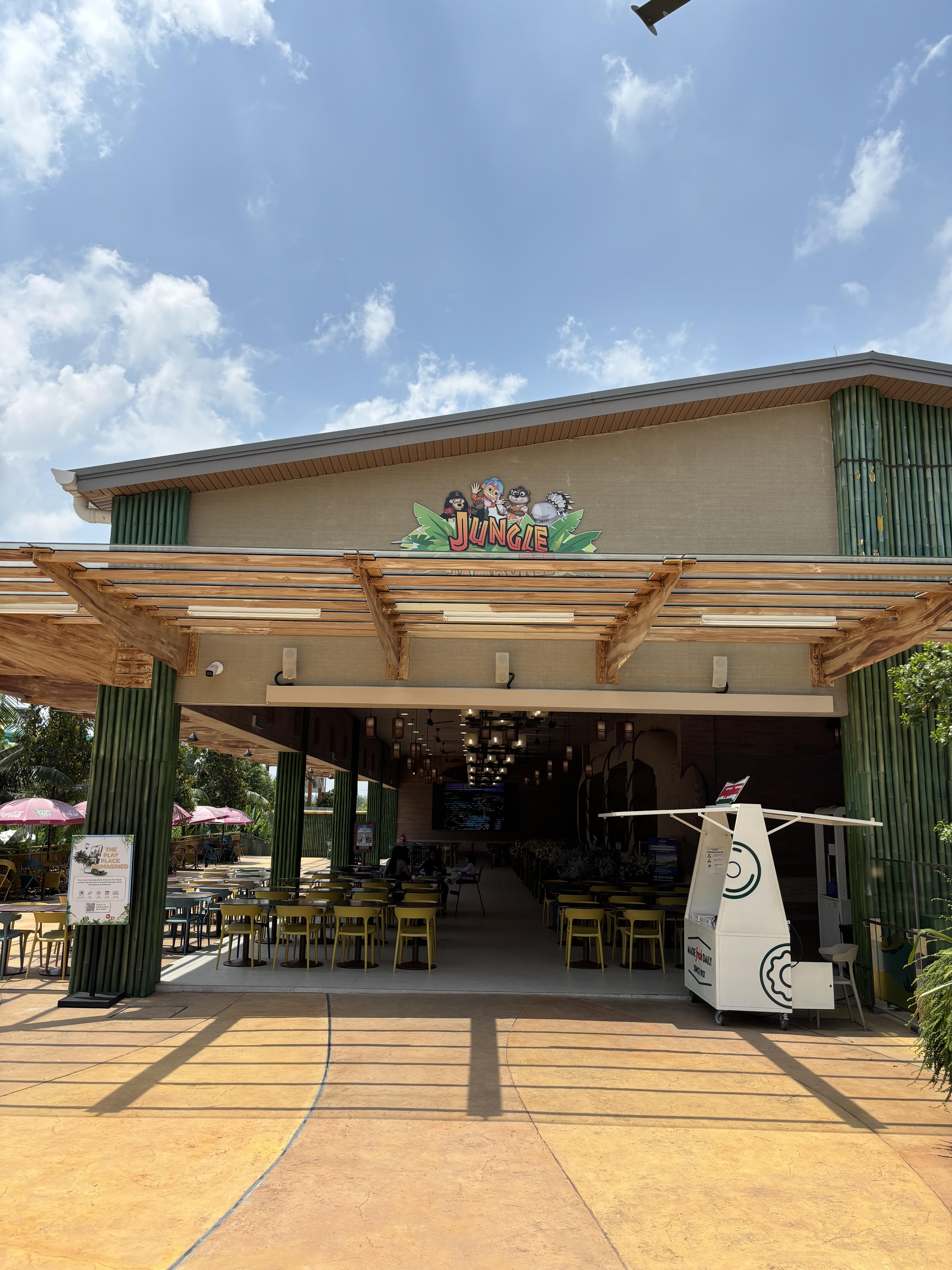 Experience Top-class Dining and Relaxation