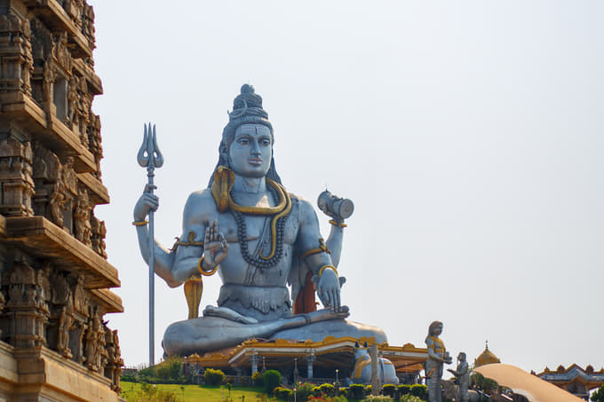 See the grand statue of Mahadev at Murudeshwara
