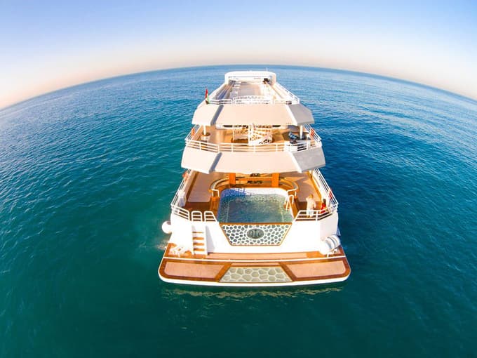 Enjoy a memorable cruising & dining experience