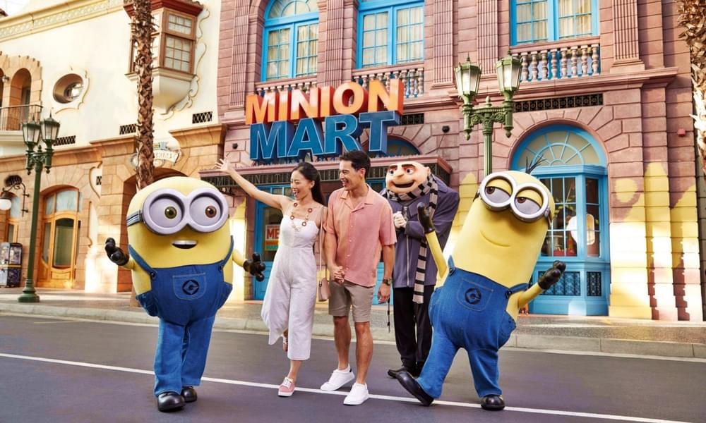 Have a fun time at the Minions Mart