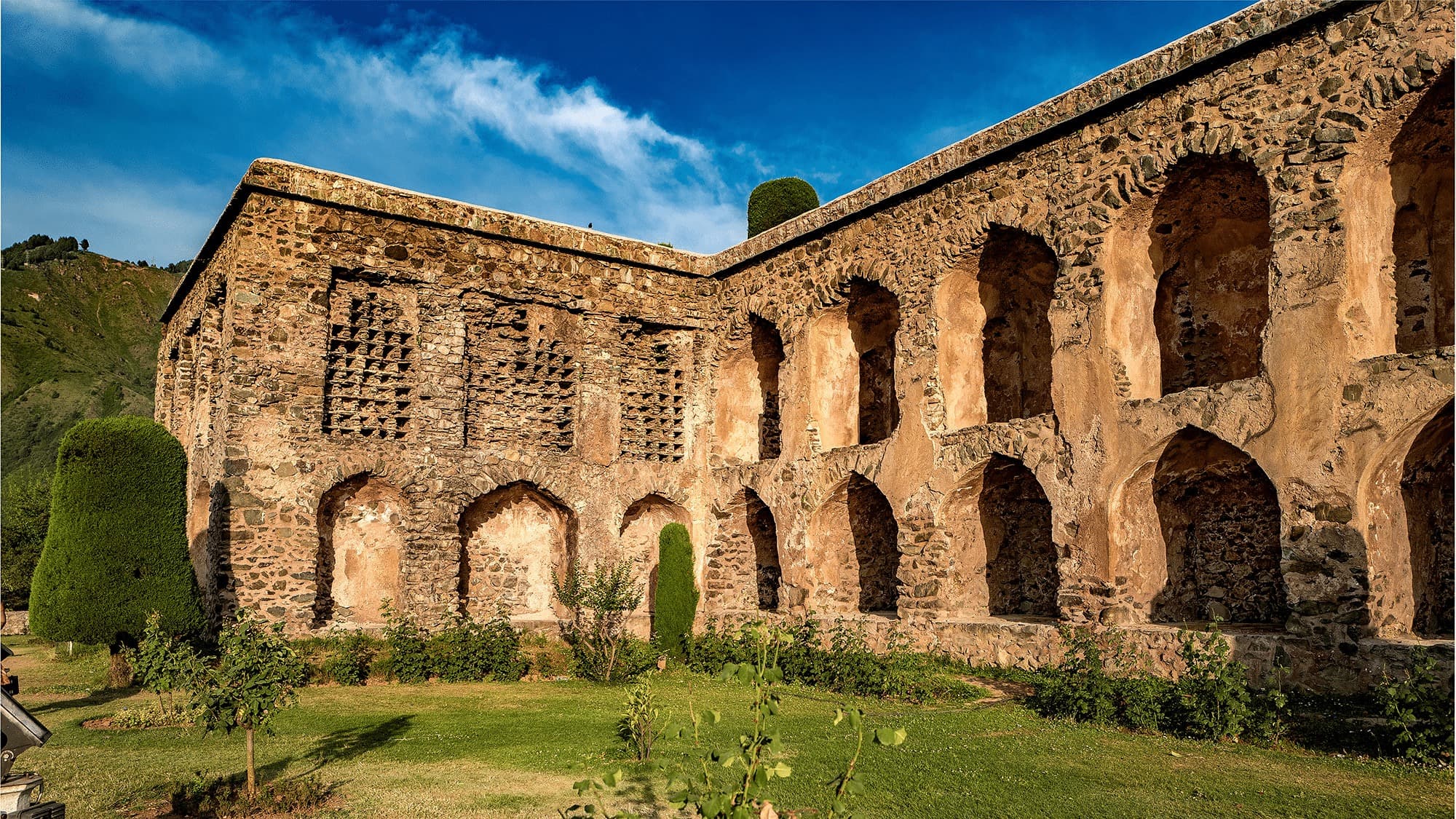 Explore Pari Mahal